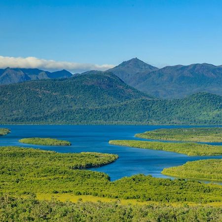 Vista Hinchinbrook Aparthotel Cardwell Buitenkant foto