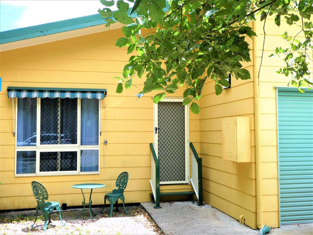 Vista Hinchinbrook Aparthotel Cardwell Buitenkant foto