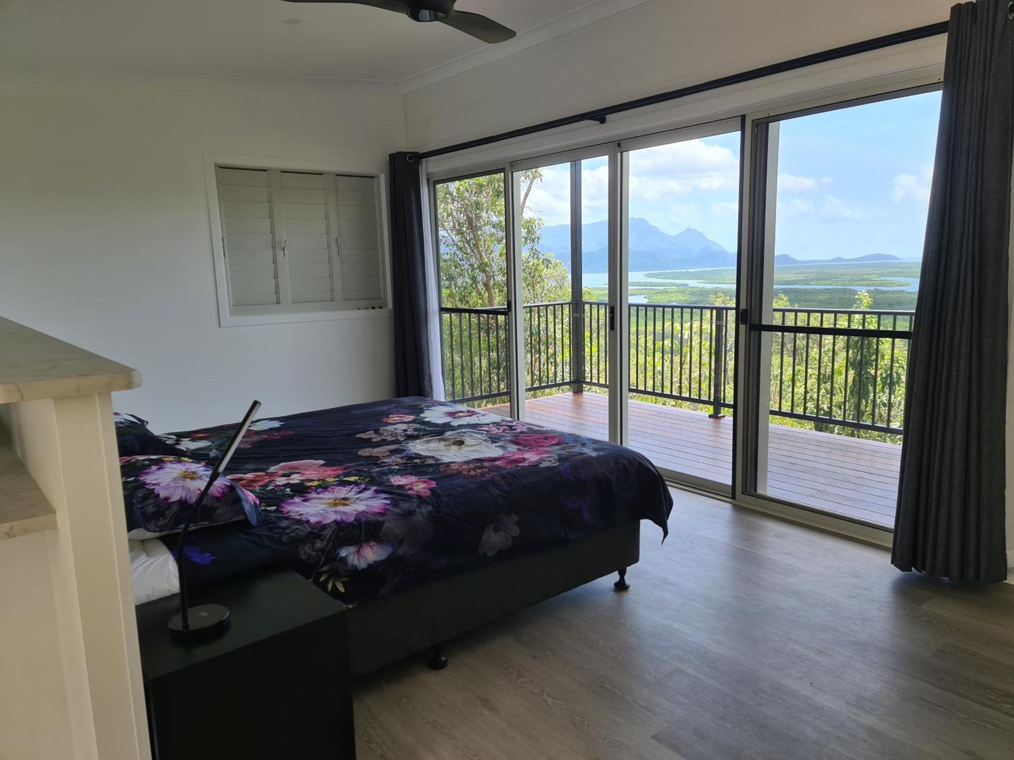 Vista Hinchinbrook Aparthotel Cardwell Buitenkant foto